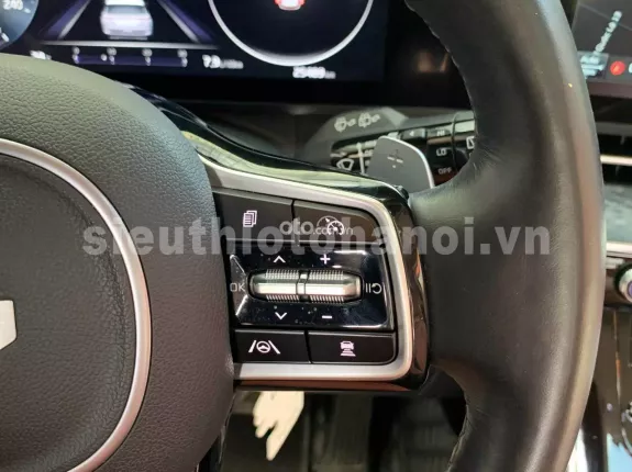 Kia Carnival 2.2D Signature 2021 - Xe màu trắng cực mới, biển thành phố, chạy lướt hơn 2 vạn km, trang bị full option