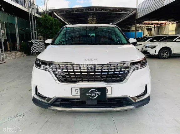 Kia Carnival 2.2D Signature 2021 - Xe màu trắng cực mới, biển thành phố, chạy lướt hơn 2 vạn km, trang bị full option