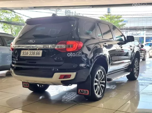 Ford Everest Titanium 2.0 AT 4x2 2022 - Dầu tự động, máy biturbo, odo chuẩn 4 vạn km, hỗ trợ trả góp