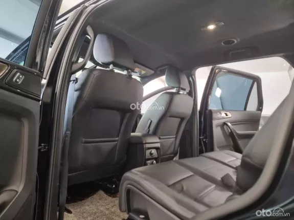 Ford Everest Titanium 2.0 AT 4x2 2022 - Dầu tự động, máy biturbo, odo chuẩn 4 vạn km, hỗ trợ trả góp