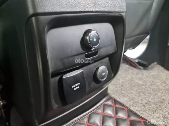 Ford Everest Titanium 2.0 AT 4x2 2022 - Dầu tự động, máy biturbo, odo chuẩn 4 vạn km, hỗ trợ trả góp