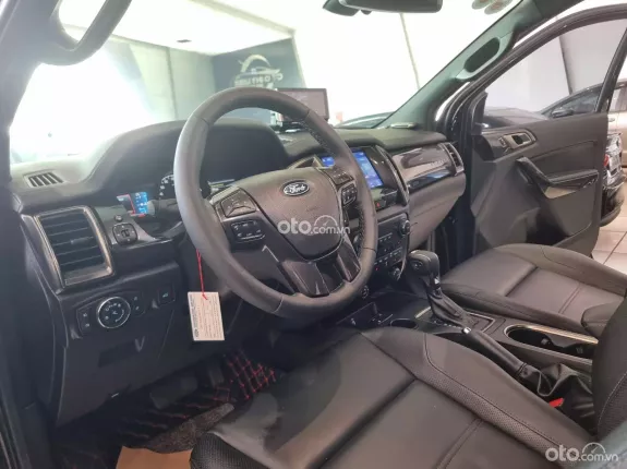 Ford Everest Titanium 2.0 AT 4x2 2022 - Dầu tự động, máy biturbo, odo chuẩn 4 vạn km, hỗ trợ trả góp