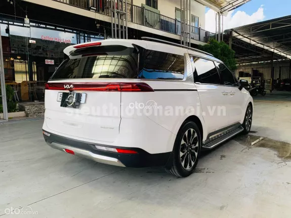 Kia Carnival 2.2D Signature 2021 - Xe màu trắng cực mới, biển thành phố, chạy lướt hơn 2 vạn km, trang bị full option
