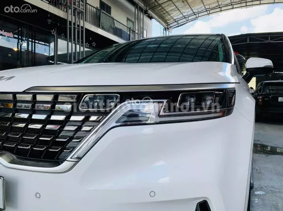 Kia Carnival 2.2D Signature 2021 - Xe màu trắng cực mới, biển thành phố, chạy lướt hơn 2 vạn km, trang bị full option