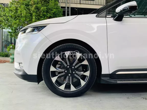 Kia Carnival 2.2D Signature 2021 - Xe màu trắng cực mới, biển thành phố, chạy lướt hơn 2 vạn km, trang bị full option