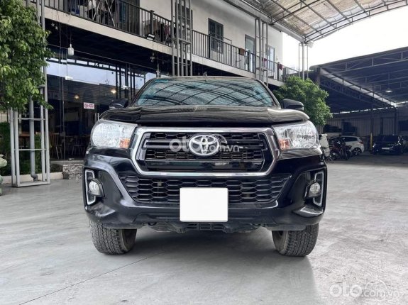 Toyota Hilux 2.4E 4×2 AT 2019 - Số tự động, odo 4v km, hỗ trợ trả góp