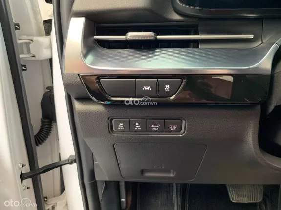 Kia Carnival 2.2D Signature 2021 - Dầu cao cấp, logo, nội thất mới, chạy đúng 25.000km, hỗ trợ góp