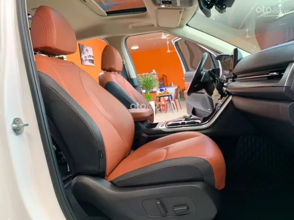 Kia Carnival 2.2D Signature 2021 - Dầu cao cấp, logo, nội thất mới, chạy đúng 25.000km, hỗ trợ góp