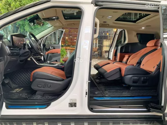 Kia Carnival 2.2D Signature 2021 - Dầu cao cấp, logo, nội thất mới, chạy đúng 25.000km, hỗ trợ góp