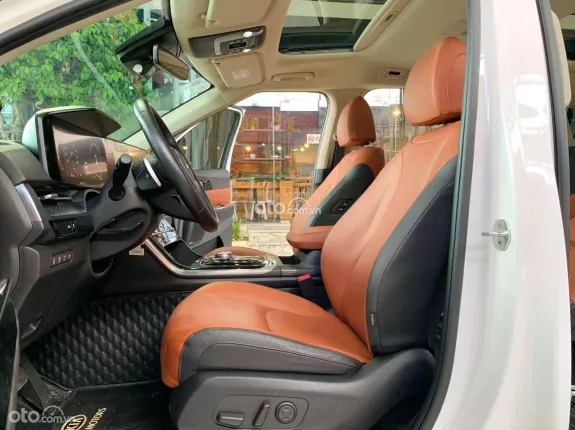 Kia Carnival 2.2D Signature 2021 - Dầu cao cấp, logo, nội thất mới, chạy đúng 25.000km, hỗ trợ góp