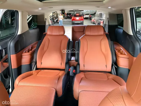 Kia Carnival 2.2D Signature 2021 - Dầu cao cấp, logo, nội thất mới, chạy đúng 25.000km, hỗ trợ góp