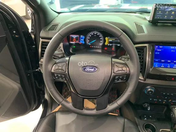 Ford Everest Titanium 2.0 AT 4x2 2022 - Dầu tự động, máy biturbo, odo chuẩn 4 vạn km, hỗ trợ trả góp