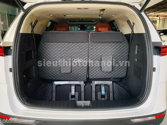Kia Carnival 2.2D Signature 2021 - Xe màu trắng cực mới, biển thành phố, chạy lướt hơn 2 vạn km, trang bị full option