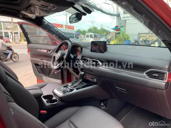 Mazda CX-8 Luxury 2022 - Xe màu đỏ pha lê cực mới, siêu lướt 8.000km, form mới có cửa sổ trời, biển thành phố