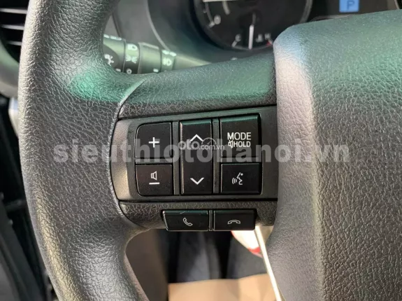 Toyota Hilux 2.4E 4×2 AT 2019 - Xe nhập Thái, máy dầu số tự động, zin nguyên bản, đã lên màn hình Android, nắp thùng
