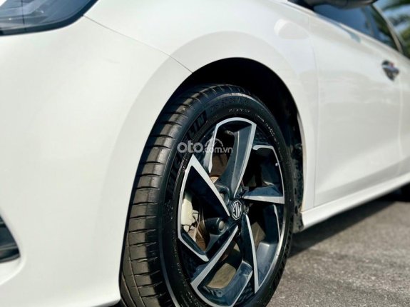 MG 5 1.5L Luxury 2022 - Rất nhiều đồ chơi