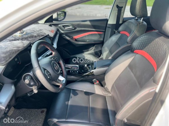 MG 5 1.5L Luxury 2022 - Rất nhiều đồ chơi