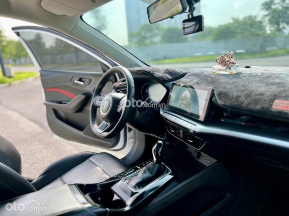 MG 5 1.5L Luxury 2022 - Rất nhiều đồ chơi