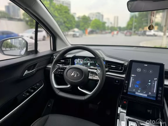 Hyundai Custin 1.5T-GDi Tiêu chuẩn 2023 - Giá Còn Cực Tốt