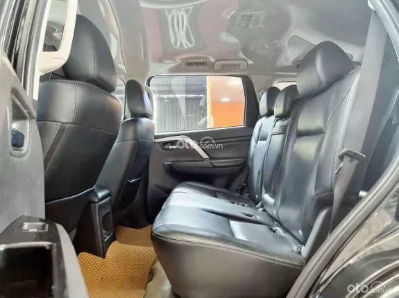 Mitsubishi Pajero Sport D 4x2 AT 2021 - Bản dầu 1 cầu số tự động, odo 56.000km, hỗ trợ góp