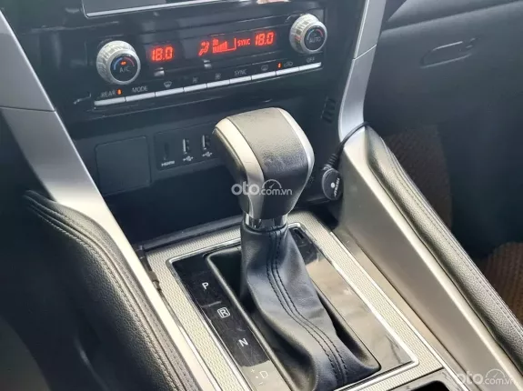 Mitsubishi Pajero Sport D 4x2 AT 2021 - Bản dầu 1 cầu số tự động, odo 56.000km, hỗ trợ góp