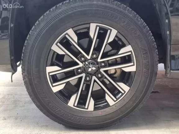 Mitsubishi Pajero Sport D 4x2 AT 2021 - Bản dầu 1 cầu số tự động, odo 56.000km, hỗ trợ góp