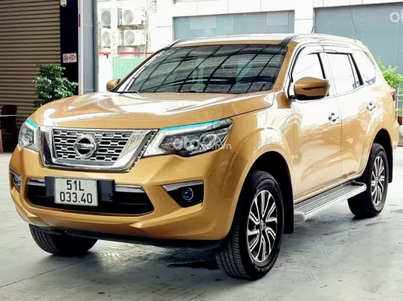 Nissan Terra 2.5L E 2WD AT 2019 - Máy xăng số tự động, odo 5 vạn km, hỗ trợ góp