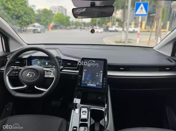 Hyundai Custin 1.5T-GDi Tiêu chuẩn 2023 - Giá Còn Cực Tốt