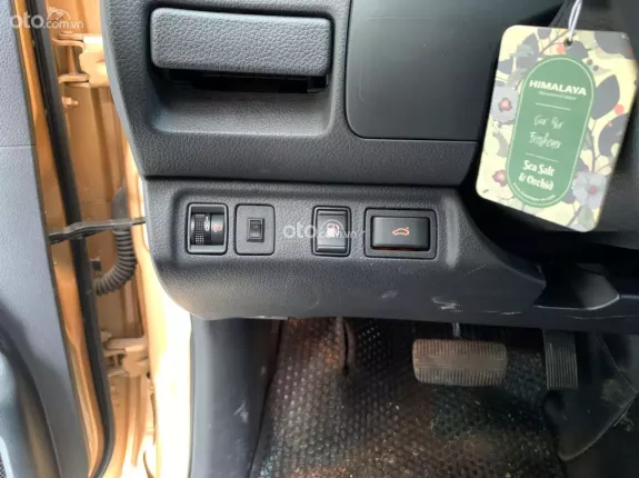 Nissan Terra 2.5L E 2WD AT 2019 - Máy xăng số tự động, odo 5 vạn km, hỗ trợ góp