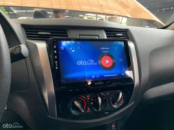 Nissan Terra 2.5L E 2WD AT 2019 - Máy xăng số tự động, odo 5 vạn km, hỗ trợ góp