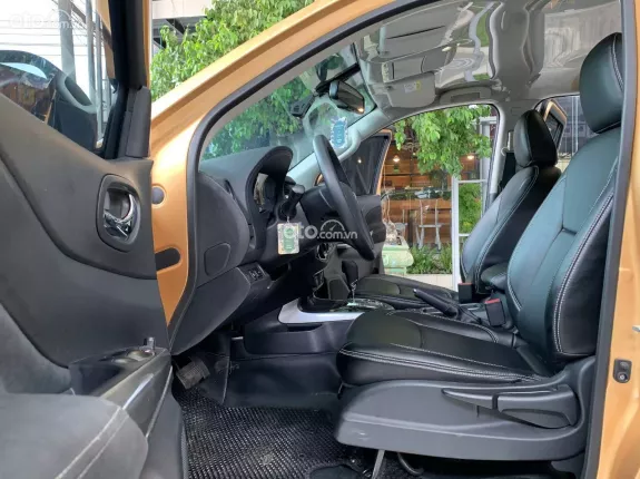 Nissan Terra 2.5L E 2WD AT 2019 - Máy xăng số tự động, odo 5 vạn km, hỗ trợ góp