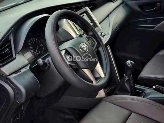 Toyota Innova 2.0E 2016 - Innova 2016MT