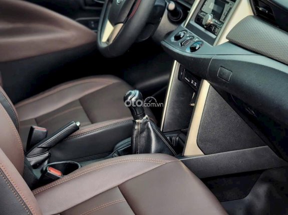 Toyota Innova 2.0E 2016 - Innova 2016MT