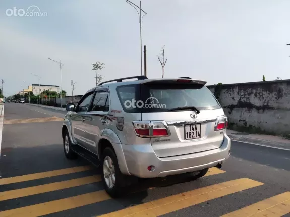 Toyota Fortuner 2.5G 4x2 MT 2010 - Giá chỉ 386 triệu