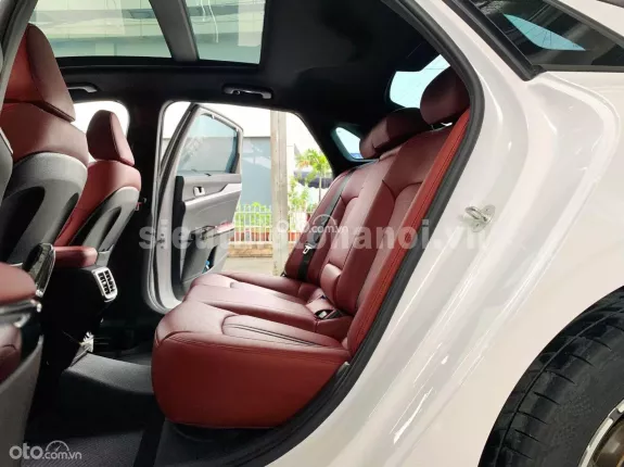 Kia K5 2.5 GT-Line 2024 - Xe màu trắng, cực mới, odo lướt chỉ 8.000km, hộp số 8 cấp xịn xò