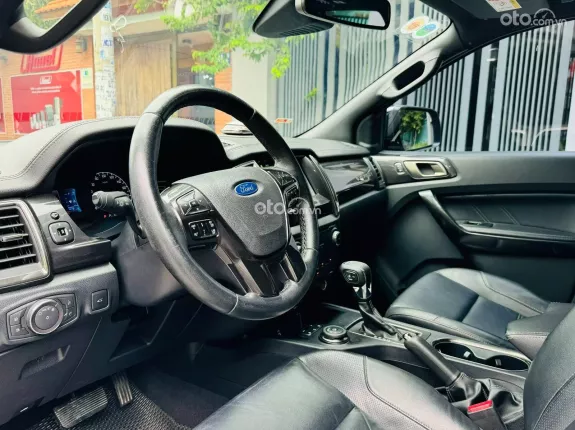 Ford Everest Titanium 2.0L AT 4WD 2019 - 👑 Ford Everest Titanium 2.0L AT 4x4 2019👑