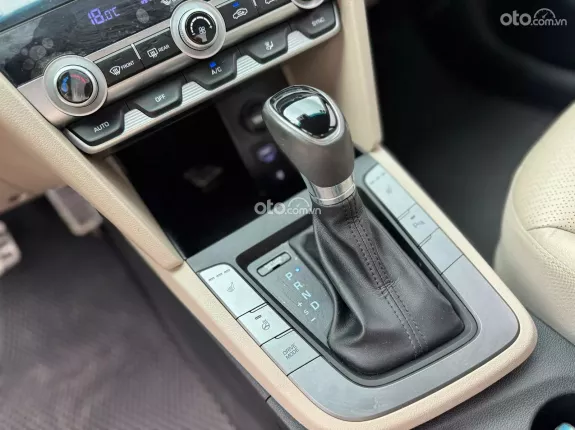 Hyundai Elantra 2019 - Xe đẹp, 1 chủ từ mới, full lịch sử hãng, giá tốt