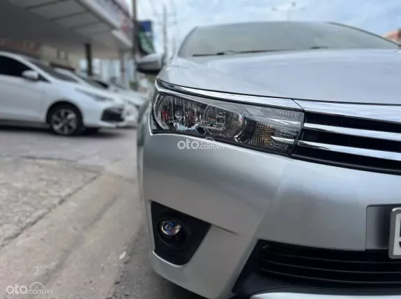 Toyota Corolla Altis 2017 - Máy xăng số tự động bản G đi 94 ngàn kilomet