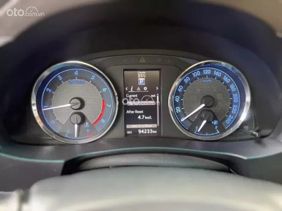 Toyota Corolla Altis 2017 - Máy xăng số tự động bản G đi 94 ngàn kilomet