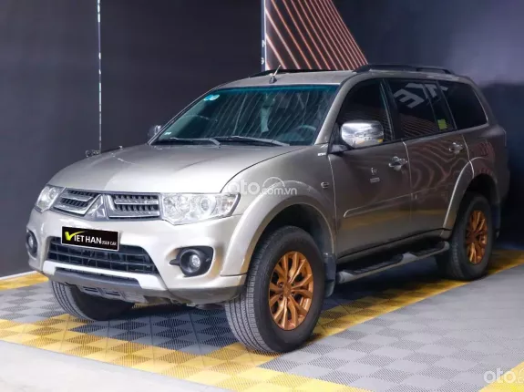Mitsubishi Pajero Sport 2016 - Mitsubishi Pajero Sport 3.0 AT, 2WD Vàng 2016