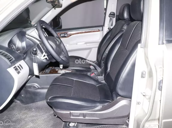 Mitsubishi Pajero Sport 2016 - Mitsubishi Pajero Sport 3.0 AT, 2WD Vàng 2016