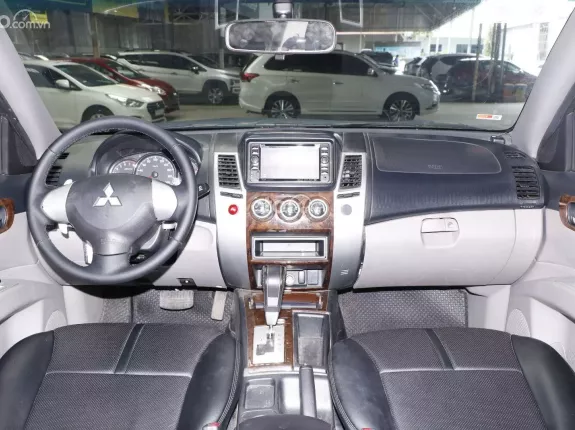 Mitsubishi Pajero Sport 2016 - Mitsubishi Pajero Sport 3.0 AT, 2WD Vàng 2016