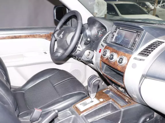 Mitsubishi Pajero Sport 2016 - Mitsubishi Pajero Sport 3.0 AT, 2WD Vàng 2016