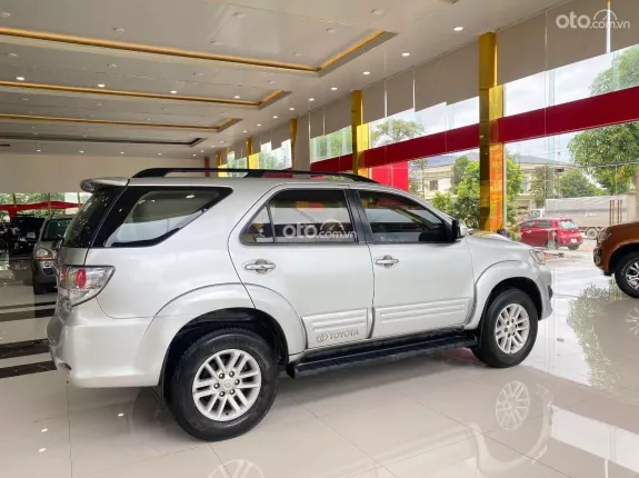 Toyota Fortuner 2.7 V 4X4 AT 2013 - SUV 7 chỗ cực đẹp, máy xăng cực khỏe, keo chỉ Zin tuyệt đối