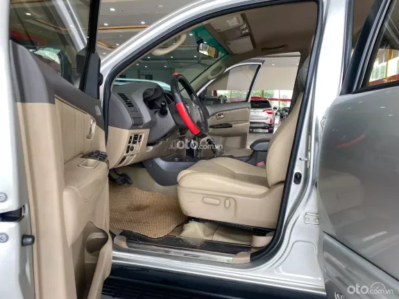 Toyota Fortuner 2.7 V 4X4 AT 2013 - SUV 7 chỗ cực đẹp, máy xăng cực khỏe, keo chỉ Zin tuyệt đối