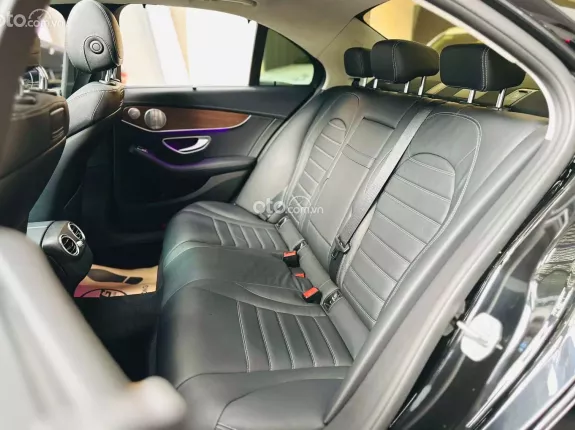Mercedes-Benz C200 Exclusive 2020 - Bản FL có cửa sổ trời, zin nguyên keo chỉ