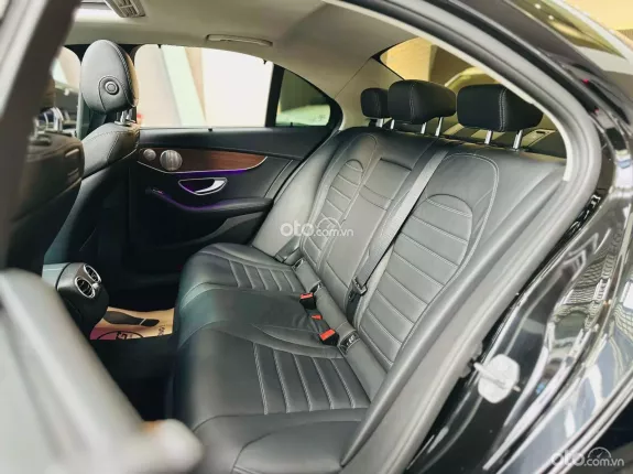 Mercedes-Benz C200 Exclusive 2020 - Bản FL có cửa sổ trời, zin nguyên keo chỉ