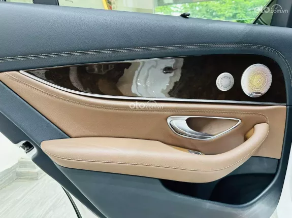 Mercedes-Benz E200 Exclusive 2021 - Chạy 2 vạn miles full lịch sử hãng