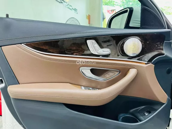 Mercedes-Benz E200 Exclusive 2021 - Chạy 2 vạn miles full lịch sử hãng