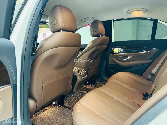 Mercedes-Benz E200 Exclusive 2021 - Chạy 2 vạn miles full lịch sử hãng